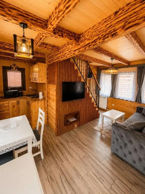 ZAGRAD Etno Apartmani Žabljak – tv i sadržaji 24